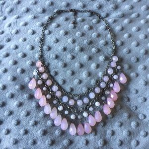 Francesca’s Bib Necklace in Pink